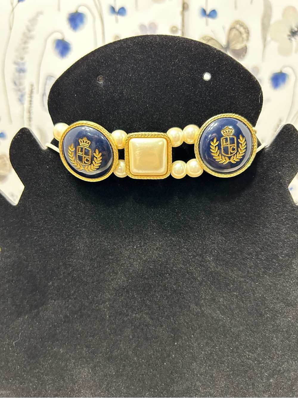 Vintage Liz Claiborne LC Crest Faux Pearl Bracelet Navy Gold